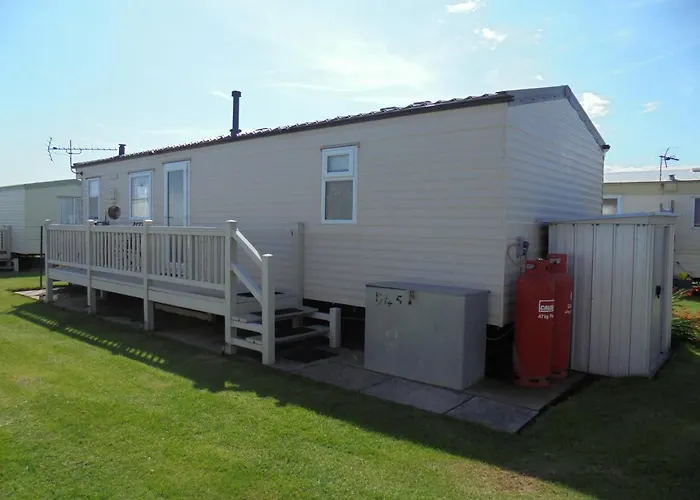 Golden Sands: Richmond Gs:- 6 Berth, Blow Heated, Access To The Beach