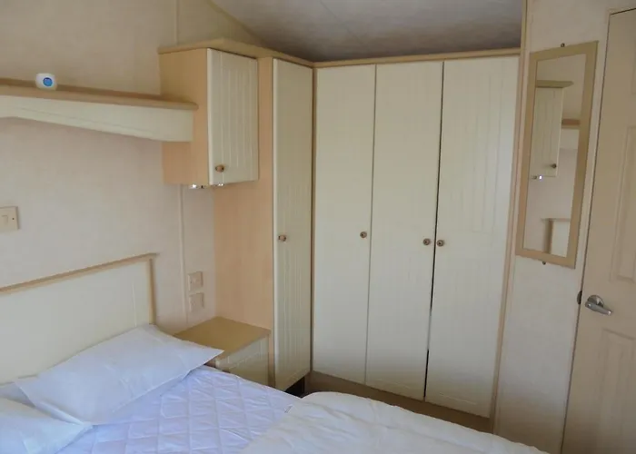 Golden Sands: Richmond Gs:- 6 Berth, Blow Heated, Access To The Beach