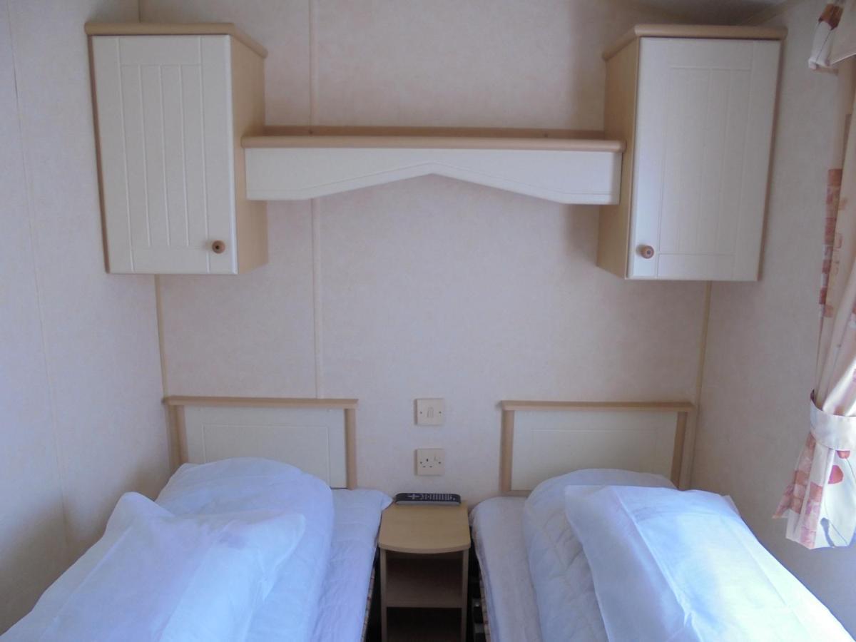Golden Sands: Richmond Gs:- 6 Berth, Blow Heated, Access To The Apartment